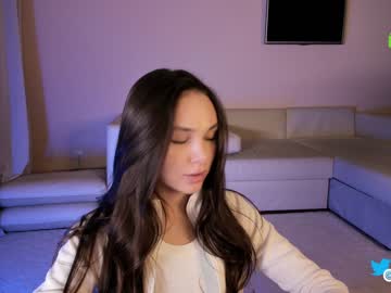 girl
        hollyextra cam image #2935580