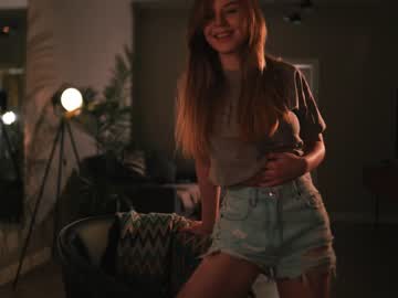 girl
        alterali cam image #1924560