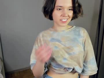 girl
        gummybubble cam image #1756301