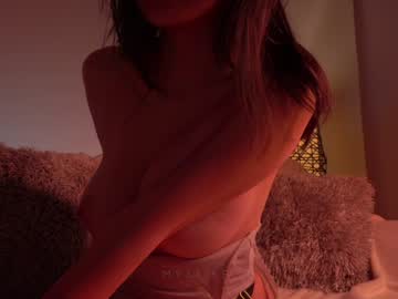 girl
        mystikei cam image #2226107