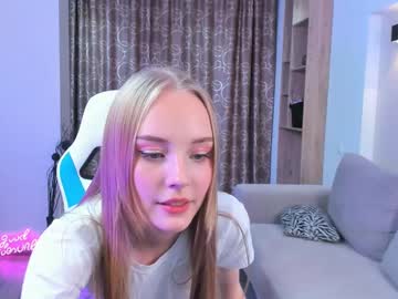 girl
        lolliis cam image #2188480