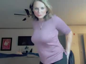 girl
        slipperynsweet cam image #365838