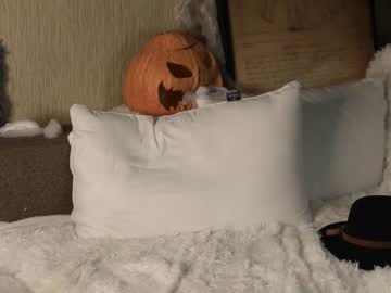 girl
        owlluree cam image #2772893