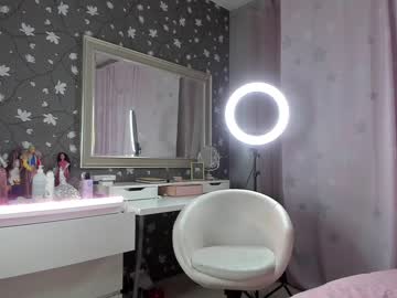girl
        _mito_69 cam image #1967528