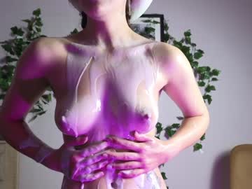 girl
        teresabriggs cam image #2335561