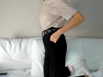 girl
        elizabethabigail cam image #101617