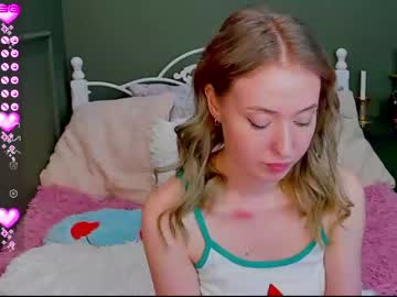 girl
        pixie_prizzze cam image #762340