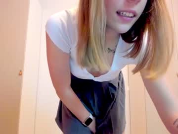 girl
        _strawbeerry_ cam image #1572535