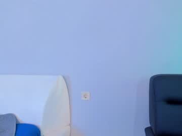 girl
        kittycaitlin cam image #2311259