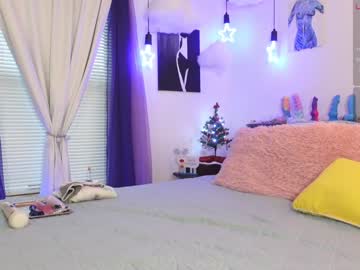 girl
        emmasky69 cam image #407081