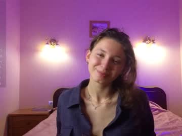 girl
        checkmypeach cam image #3214458