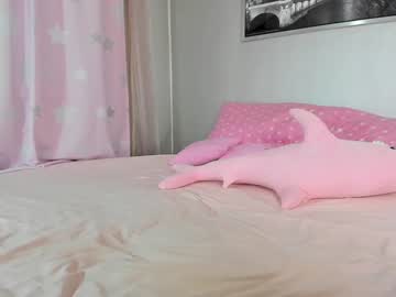 girl
        _mito_69 cam image #1020248