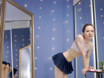girl
        kriskras__ cam image #1354072