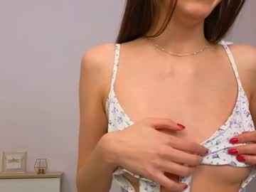 girl
        wanda_robinson cam image #3481038