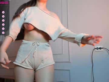 girl
        candy_ly cam image #2055523