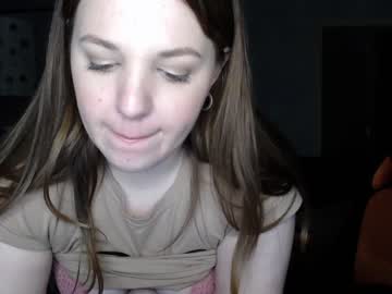 girl
        your_madhurricane cam image #303519