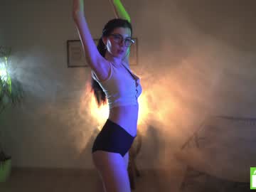 girl
        sophia_lean cam image #2217830