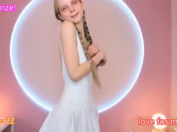 girl
        jenny_ames cam image #280436