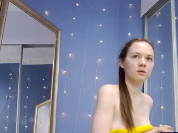 girl
        kriskras__ cam image #2596122