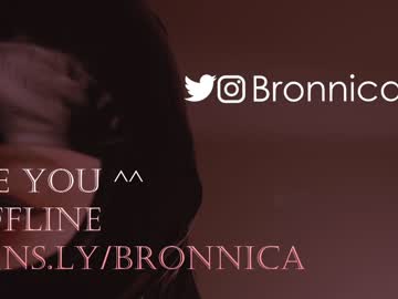 girl
        bronnica cam image #2240115