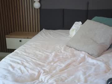 girl
        saradimond cam image #3400510