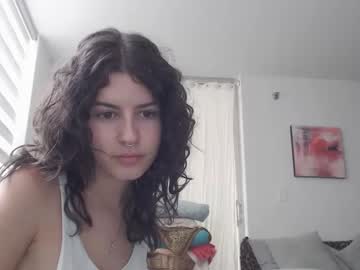 girl
        frenchava cam image #2052346
