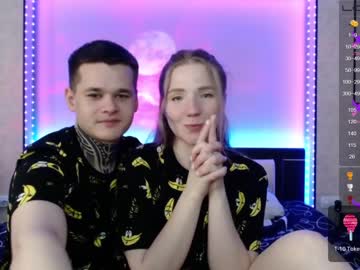 couple
        fake_angel_ cam image #1891903