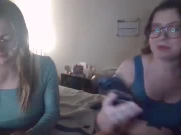 girl
        stellaaa66 cam image #3304574