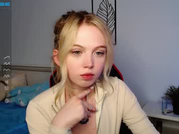 girl
        small_blondee cam image #923737