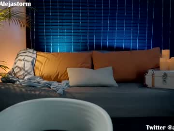girl
        alejastorm cam image #3362370