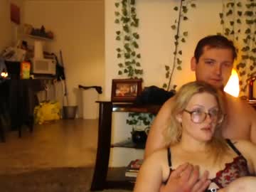 couple Milf & Teen Sex Cam Girls with thevinnyg