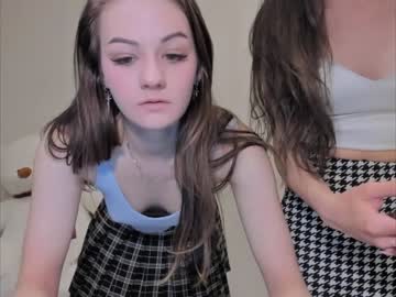 couple
        flowery__girls cam image #1607929