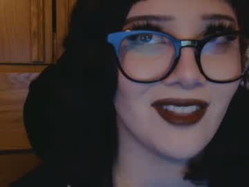 girl
        lottiepoppie cam image #3448957
