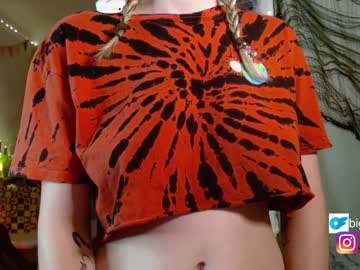 girl
        bigeyesxo cam image #2549385