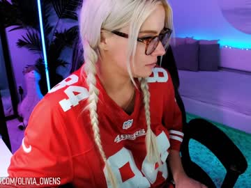 girl
        oliviaowens cam image #2386162