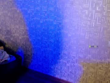 girl
        your_asya cam image #836240