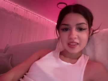 girl
        samantha1282 cam image #1712344