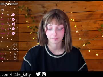 girl
        lit1le_kitty_ cam image #106209