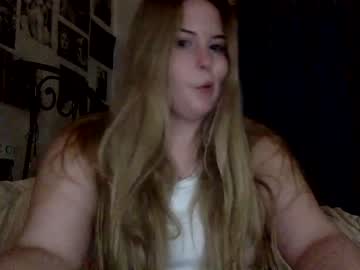 girl
        meganxoxo60532 cam image #1393613