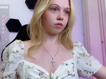 girl
        small_blondee cam image #1569025