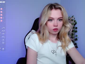 girl
        small_blondee cam image #1002927