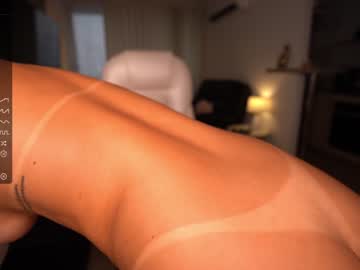 girl
        mykinkybunny cam image #3418047