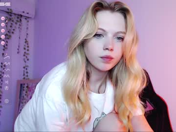 girl
        small_blondee cam image #1163639