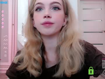 girl
        small_blondee cam image #589373