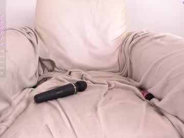 girl
        princessasiana cam image #2653441
