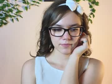 girl
        teresabriggs cam image #2522030