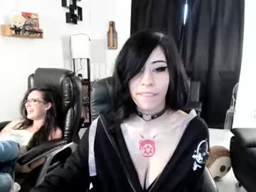 girl
        emoxbunny cam image #2697791