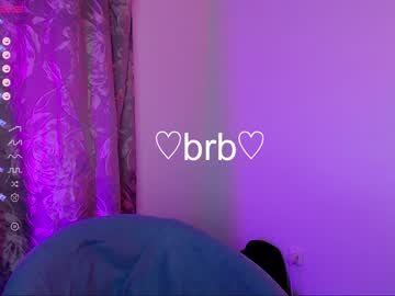 girl
        small_blondee cam image #1256078