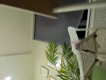 girl
        crystalblush cam image #45357