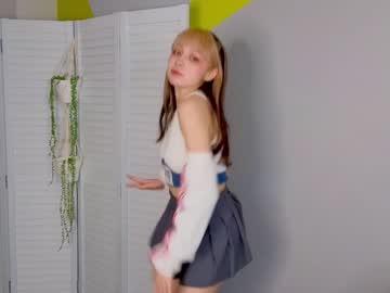 girl
        y_u_m_i_k_a cam image #791530